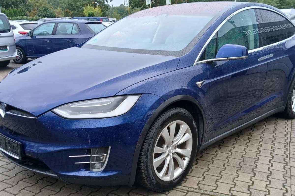 Tesla Model X