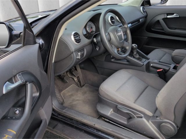     Audi A3 8P Attraction 2.0 TDI, foto 2