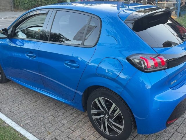 Peugeot 208 Allure Pack automático, foto 2