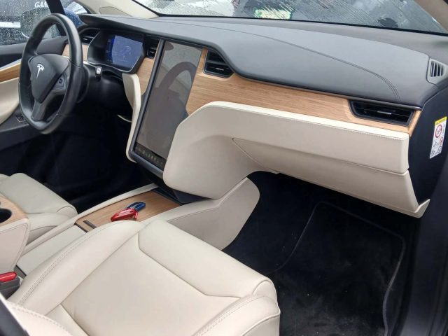 Tesla Model X, foto 3