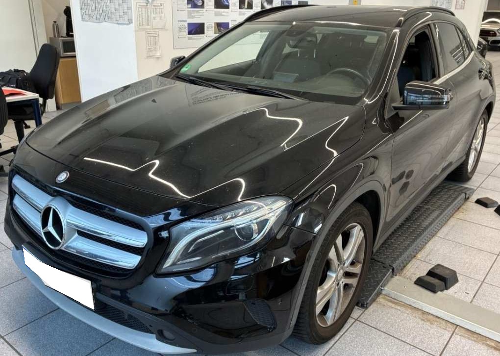 Mercedes-Benz GLA 200d 7G-DCT «Style»