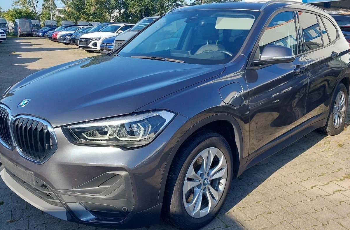 BMW X1 xDrive 25e Automatico «Advantage» con techo