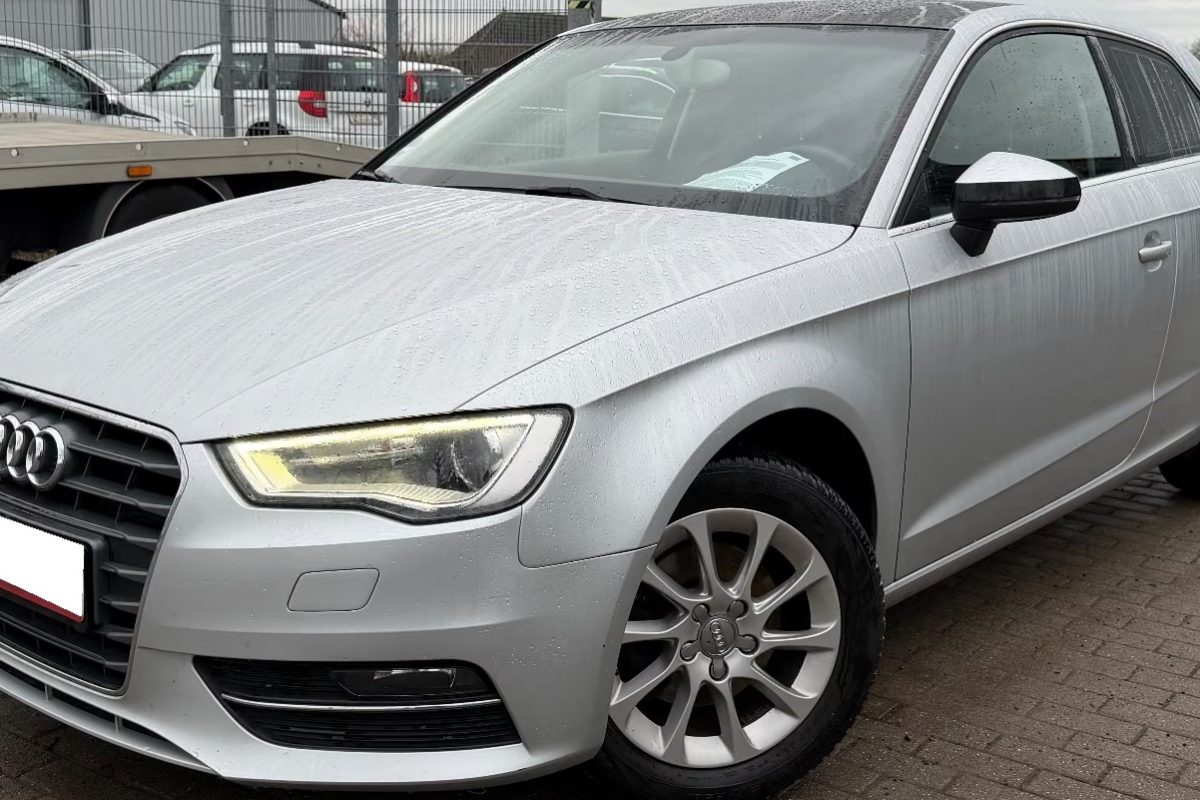 Audi A3 Attraction 1.4 TFSI 122 CV