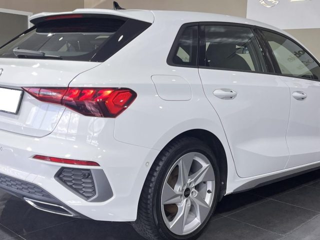  Audi A3 Sportback 35 TFSI S line, foto 2
