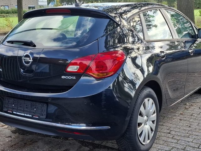 Opel Astra J 1.6 CDTI Edition 110 CV, foto 2