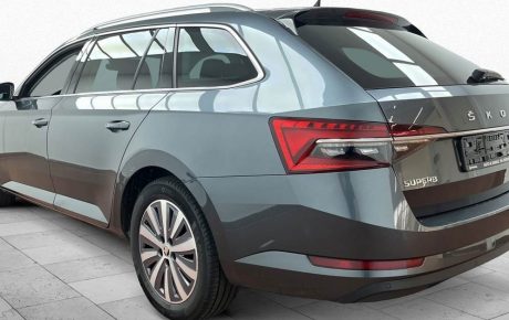 Skoda Superb Combi 2.0 TDI Style, foto 2