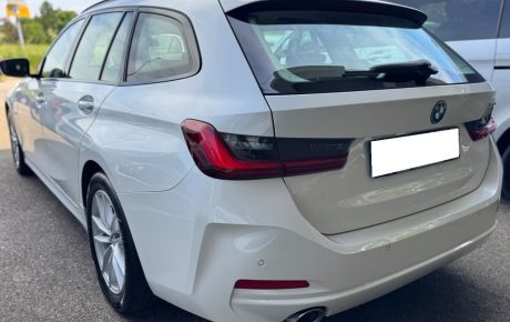 BMW 330 e Touring, foto 2
