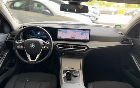 BMW 330 e Touring, foto 3