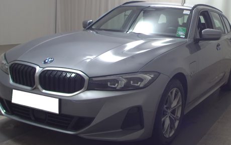 BMW 330 e Touring, foto 2
